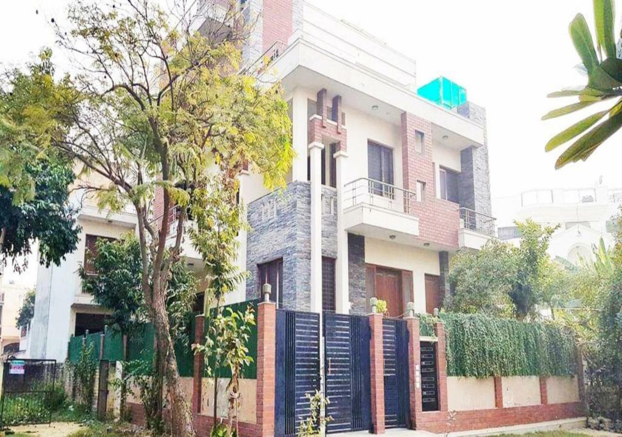 J P Residency Hotel Greater Noida Buitenkant foto