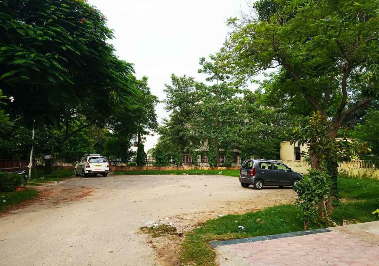 J P Residency Hotel Greater Noida Buitenkant foto