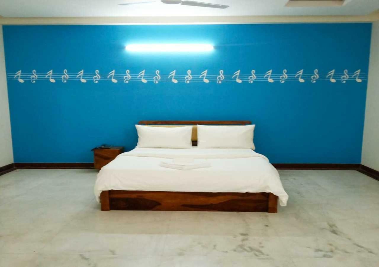 J P Residency Hotel Greater Noida Buitenkant foto