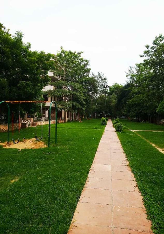 J P Residency Hotel Greater Noida Buitenkant foto