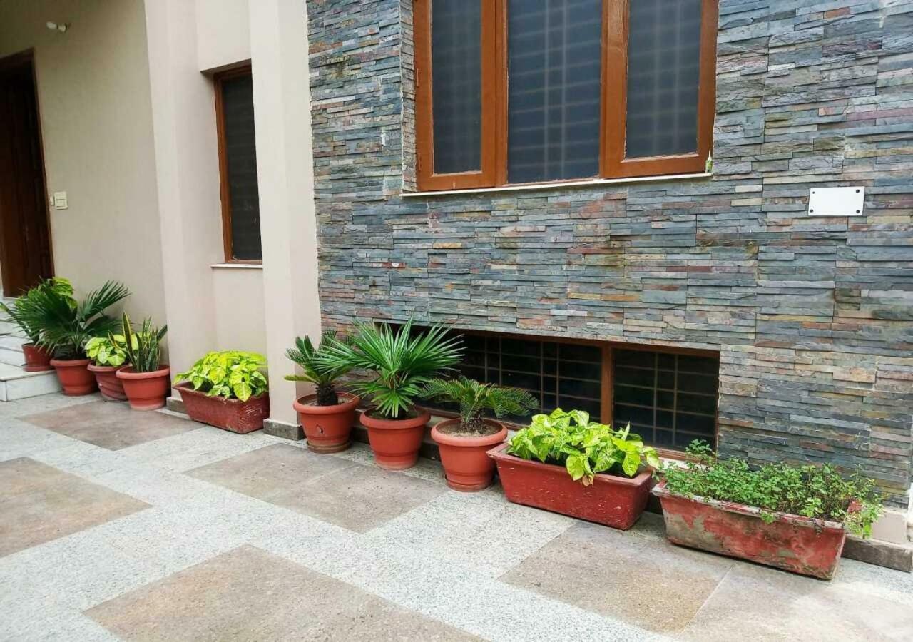 J P Residency Hotel Greater Noida Buitenkant foto